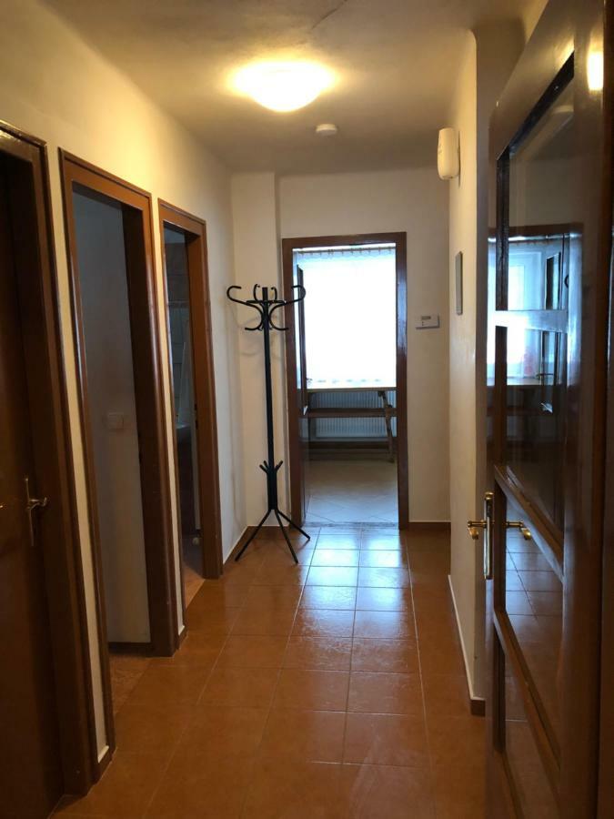 Apartmany Klarka โรกีนีซ นัด ยีเซอโร ภายนอก รูปภาพ